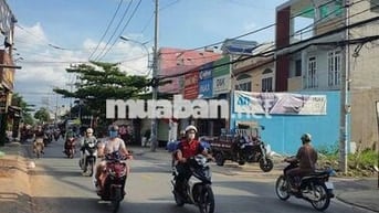 Dt : 4 m X 37m . 1 trệt 2 lầu 3 tấm ,1phong thờ 5ph ngũ 4WC