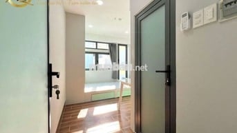 Studio ban cộng, Cửa sổ lớn Gần Lotte Mart Nguyễn Văn Lượng.