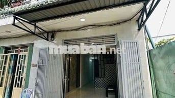 Cần bán nhà hẻm DT 54m2/1,53 tỷ từ đ. Bình Hưng vào, ở Bình Chánh.