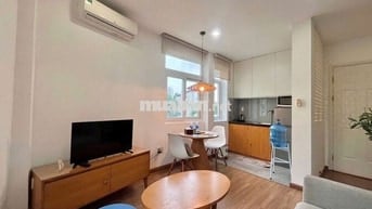 Thuê căn hộ Nguyễn Trãi quận 1 có Ban công thoáng mát như hình