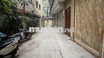 Cho thuê nhà 4 tầng, 3 ngủ, Vương Thừa Vũ