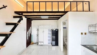 PHÒNG BAN CÔNG SIÊU THOÁNG GẦN PHẠM VĂN ĐỒNG ĐH VĂN LANG