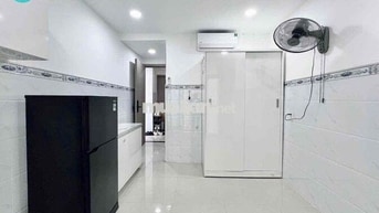 STUDIO CỬA SỔ BANCOL VỪA HOÀN CÔNG NGAY NGÃ 4 HÀNG XANH GẦN HUTECH VLU