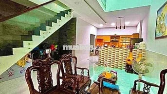 BAN NHÀ ĐẸP HẺM 8M – 3 TẦNG – DT 5 x 18 90M² – CHỈ 9.5 TỶ, GẦN ĐH LUÂT