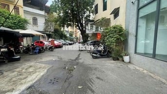 MBKD khu Bách Khoa 70m², 3 Tầng, Ô tô, thang máy, Mt 10m