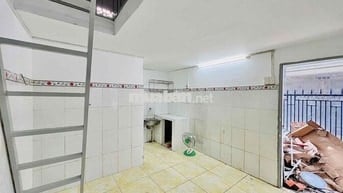Phòng 1 Trệt 1 Lầu Ngay Đại Học Nguyễn Tất Thành