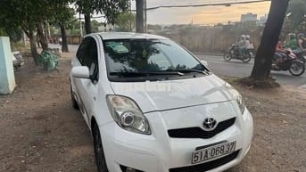 Toyota Yaris 2009 1.3 AT - 108000 km