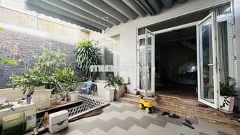 Bán nhà 4 Tầng Thủ Đức,SHR đường xe hơi,GÓC 2 MẶT TIỀN hẻm