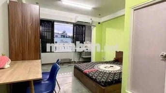 Phòng ban công gió trời giá rẻ sát cầu Nguyễn Văn Cừ Quận 5