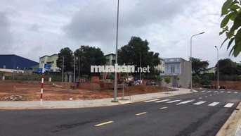 Chính chủ bán gấp 80m2 ở khu công nghiệp Vsip Bắc Tân Uyên Bình Dương