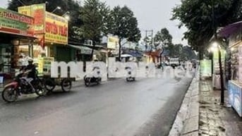 MẶT TIỀN KINH DOANH SẦM UẤT KHU VỰC DÂN CƯ ĐÔNG ĐÚC