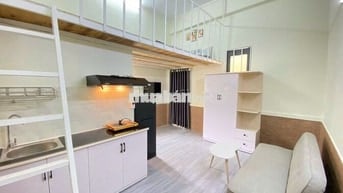 PHÒNG BAN CÔNG CỬA SỔ MỚI TINH Q3