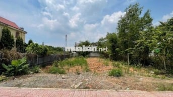 Bán gấp 2lô đất liền kề mặt tiền Nguyễn Thị Lắng sát chợ Tân Phú Trung