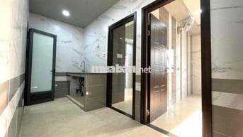 Căn Hộ 2 Phòng Ngủ Mặt Tiền Đường Nguyễn Thái Sơn