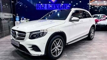 Mercedes Benz GLC300 Model 2018 4Matic - 68000 km
