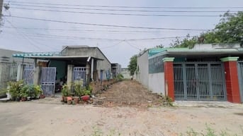 Cần Bán Lô Đất 172m2 Giá 1 tỷ 550 , Ngay Chợ Chánh Lưu , Sát DT741