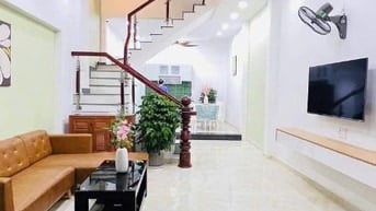 NHÀ QUẬN 1 GẦN BÙI VIỆN CHỦ CẦN BÁN GẤP 6 TỶ 550 NGAY CỐNG QUỲNH SHR