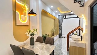 Thuê nguyên căn 3,7x11 1trệt 1lầu đúc hẻm thông 3m  Ng Thái Sơn P5 GV
