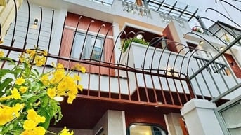 Nhà đẹp như biệt thự ngay Trần Xuân Soạn - Q7, 2tỷ8, 72m2 cho thuê tốt