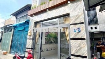 Nhà 1 lầu 2PN, SHR, Hiệp thành 13 HXH, Gần chợ, Trường học, bệnh viện.