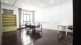 Giá 5$/m2 Cho 252m2 - Có sẵn 7P làm việc - Ngay Nguyễn Văn Trỗi Q. PN