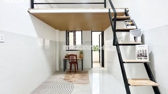 CHDV BAN CÔNG RIÊNG, TÁCH BẾP MẶT TIỀN ĐƯỜNG LỚN, KHU DÂN TRÍ CAO