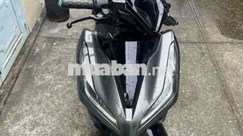 Vario 150 mới keng cần tiền nên bán