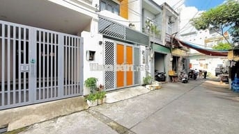 Căn nhà rất thích hợp với gia đình mong muốn đỗ được otô trong nhà.