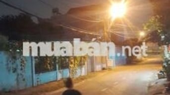 Nhà sạch sẽ dọn vào ở liền ,gác lửng 2pn ,1 wc ,mặt tiền nhựa thông