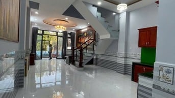 cần bán nhà 1 trệt 1 lầu 80m2 khu dân cư mỹ hạnh hoàng gia
