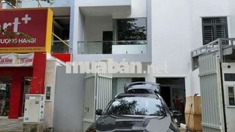 Mặt bằng kinh doanh đông đúc gần chợ đầu mối Thủ Đức