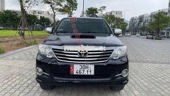 Toyota fotuner sản xuất 2016 bản số sàn máy dầu