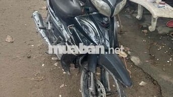 xe đang đi ket tien nen ban