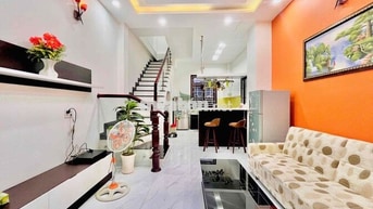 CHO THUÊ NHÀ ĐẸP 3 PHÒNG NGỦ GẦN BIỂN HẺM KHU PHỐ TÂY