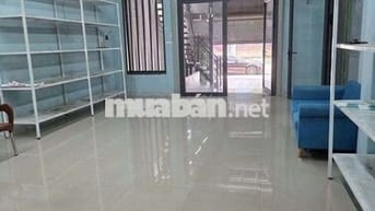 Cho thuê nhà mặt tiền Dĩ An 10 x 20
