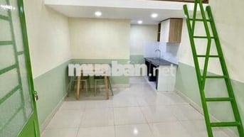 MỚI XÂY XONG PHÒNG CÓ GÁC MÁY LẠNH ĐẦY ĐỦ NỘI THẤT Q7
