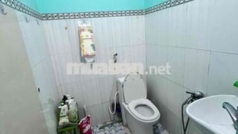 Nhượng lại phòng trọ nguyên lầu có 2 phòng + 1 nvs