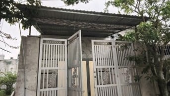 Nhà riêng chính chủ, 2 phòng ngủ, 100% thổ cư, giá 780trieu bao giấy