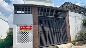 cần bán căn nhà 100m2 còn mới ở Xuân Thới Thượng - Hóc Môn giá 790tr