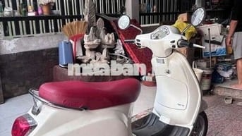 VESPA TRẮNG NGỌC TRAI