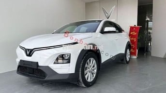 VinFast VF6 Eco 2025