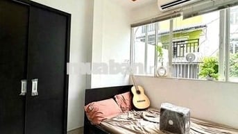 Cho Thuê Căn Hộ 2PN Ban Công Ngay Ngã Tư Hàng Xanh ,Gần VLU CS3,Hutech