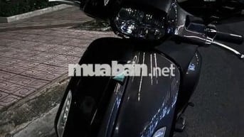 Vespa đen bóng máy iget