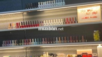 cần sang mặt bằng cắt tóc, nails,gội do không có người quản lí