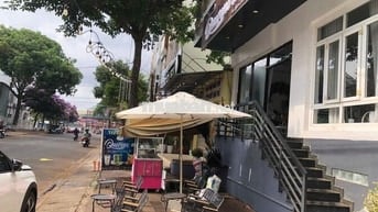 Cho thuê mặt bằng 2 mặt tiền trung tâm Pleiku , giá chỉ 5 triệu/tháng