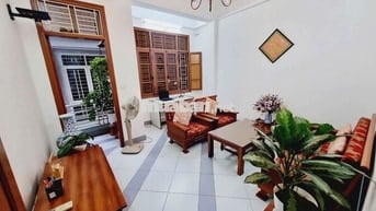 CHO THUÊ NHÀ PHỐ ĐẠI ĐỒNG – Ô TÔ VÀO NHÀ

Diện tích: 50m²4 tầng