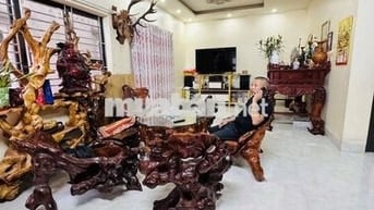 BIỆT THỰ 3 TẦNG -CĂN GÓC 2 MẶT TIỀN -VIEW HỒ -ĐƯỜNG Ô TÔ THÔNG THOÁNG