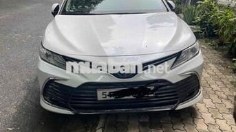 Toyota Camry 2022 2.5HV (Hybrid) - 15000 km