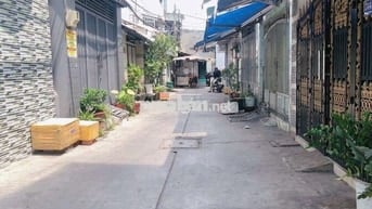 Nhà mặt hẻm Xe Hơi, 24m2 2pn đường Chiến Lược, Bình Tân. Giá 2,2Tỷ TL