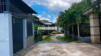 2 VỢ CHỒNG LI DỊ NÊN MUỐN BÁN CĂN NHÀ NÀY ĐỂ DỌN ĐI CHỔ KHÁC Ở